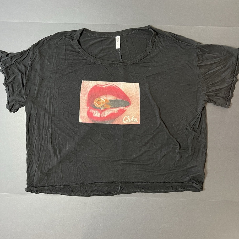 Crooks & Castles Bullet Lip Graphic Cropped Tee Women's L Tshirt Y2K Grunge